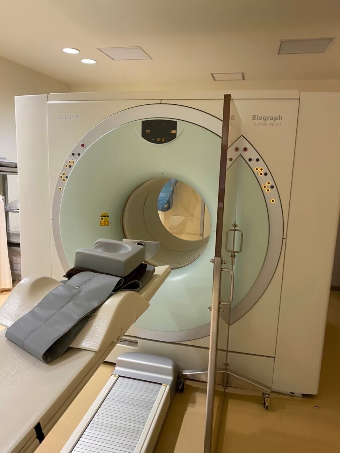 Siemens Biograph TruePoint PET-CT Scanner